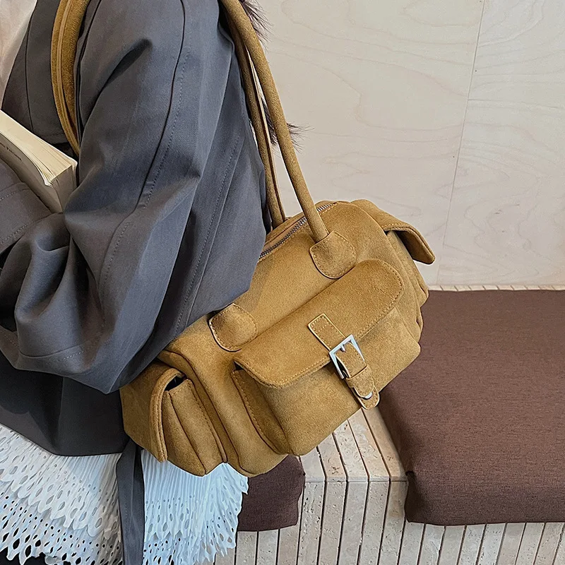 

2025 New Retro Niche Suede Bag Women's Super Fire Shoulder Underarm Bag Commuter Portable Pillow Bag