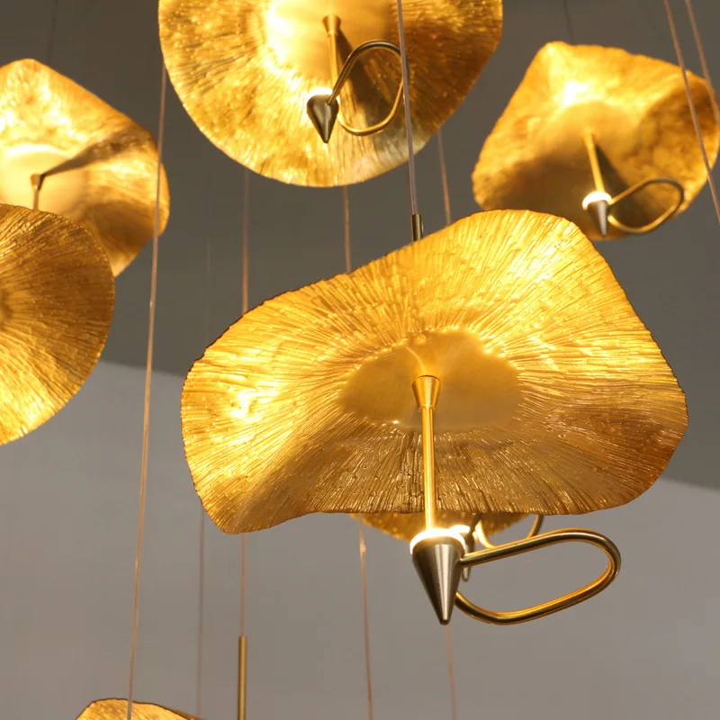 Candelabro largo de escalera de hoja de loto totalmente de cobre Zen, edificio dúplex de restaurante de lujo ligero