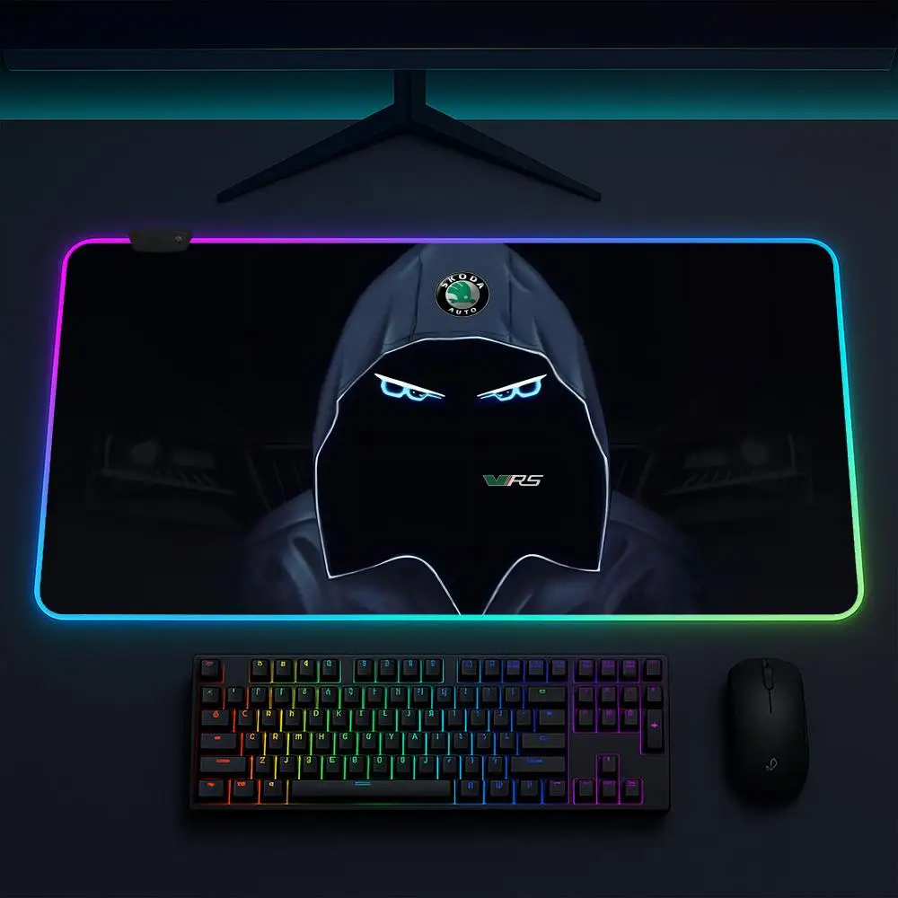 

S-SkodaES loog Mouse Pad Anime Gaming Mouse Pad LED Table Pads Backlit Rubber Desktop XXL RGB Desk Mats