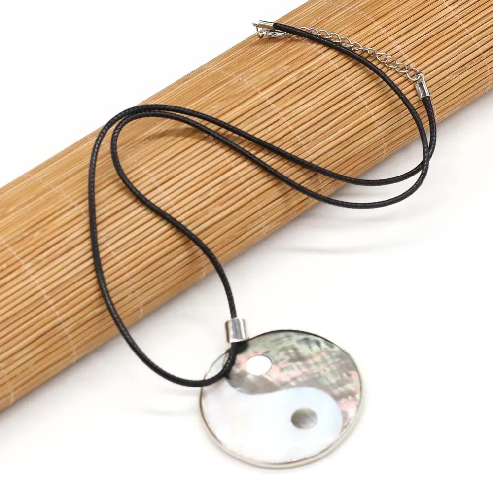 Natural Mother-of-pearl Shell Retro Classic Charm Round Yin Yang Pendant Necklace Sweater Chain Birthday Party Gift Jewelry