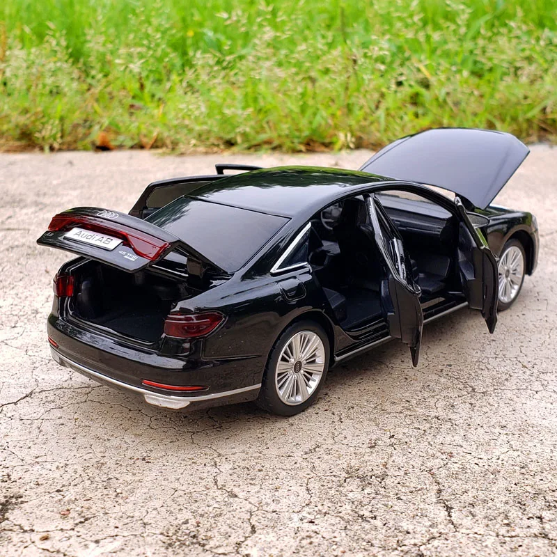 1:32 AUDI A8 Alloy Car Model Diecast & Toy Vehicles Metal Toy Car Model High Simulation Sound and Light Collection Kids Toy Gift