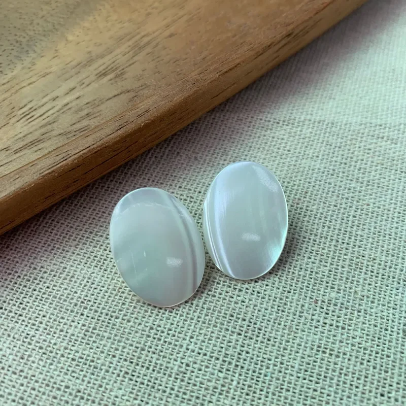 White butterfly shell natural shell stud earrings cat eye strong high sense simple oval temperament earrings popular earrings