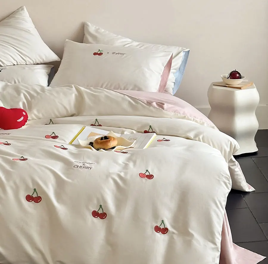 

Комплект постельного белья с вышивкой вишни, красного, розового и синего цвета, двойной полный королевский король, сладкий хлопок, домашний текстильный плоский простыня, наволочка, пододеяльник