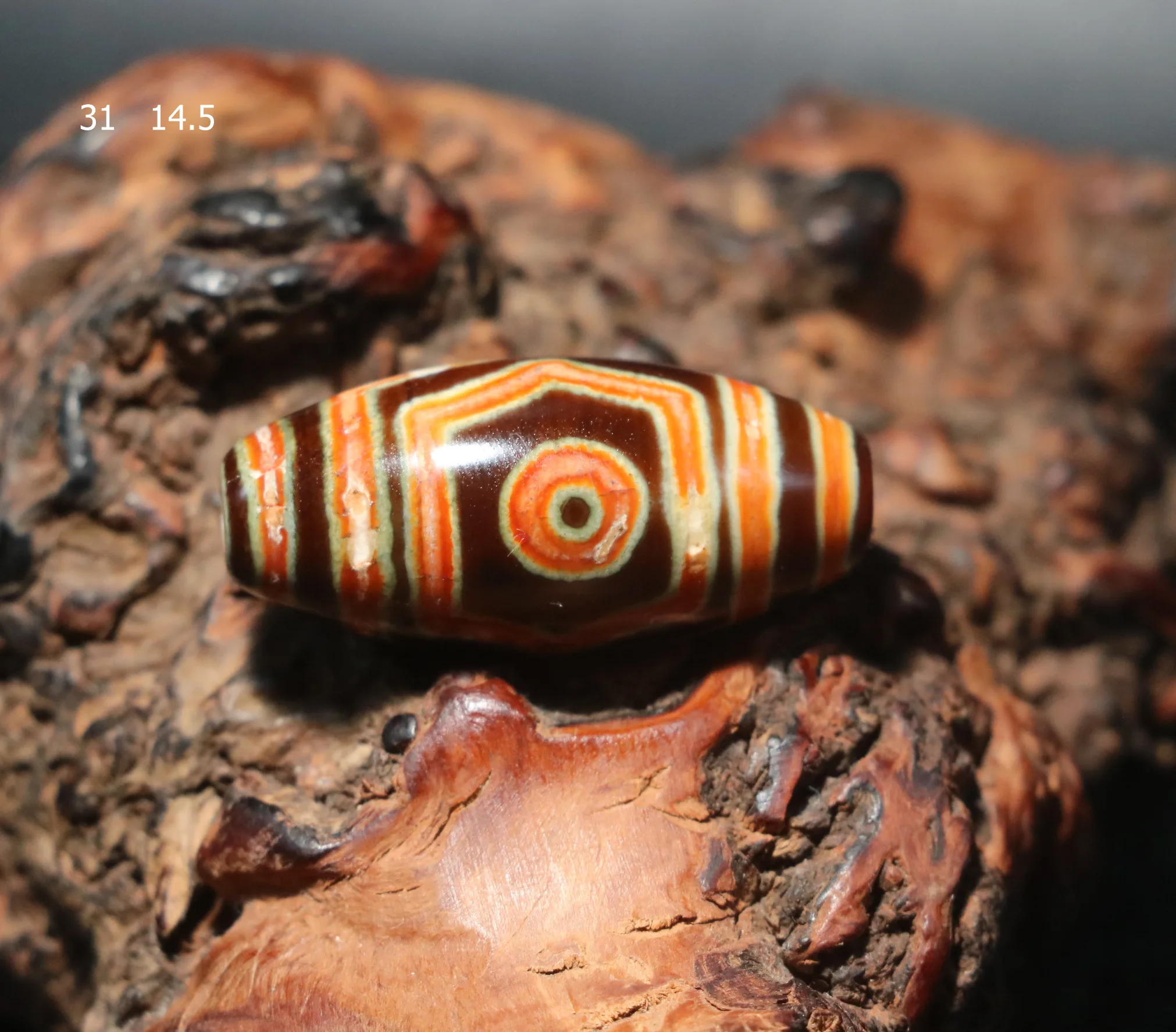 

WODECHANPINJIUSHITE Ultra Magic Energy Tibetan Old Agate Red Color Buddha Cap 3 Eyed Etched dZi Bead Pendant Gem Amulet Jewelry