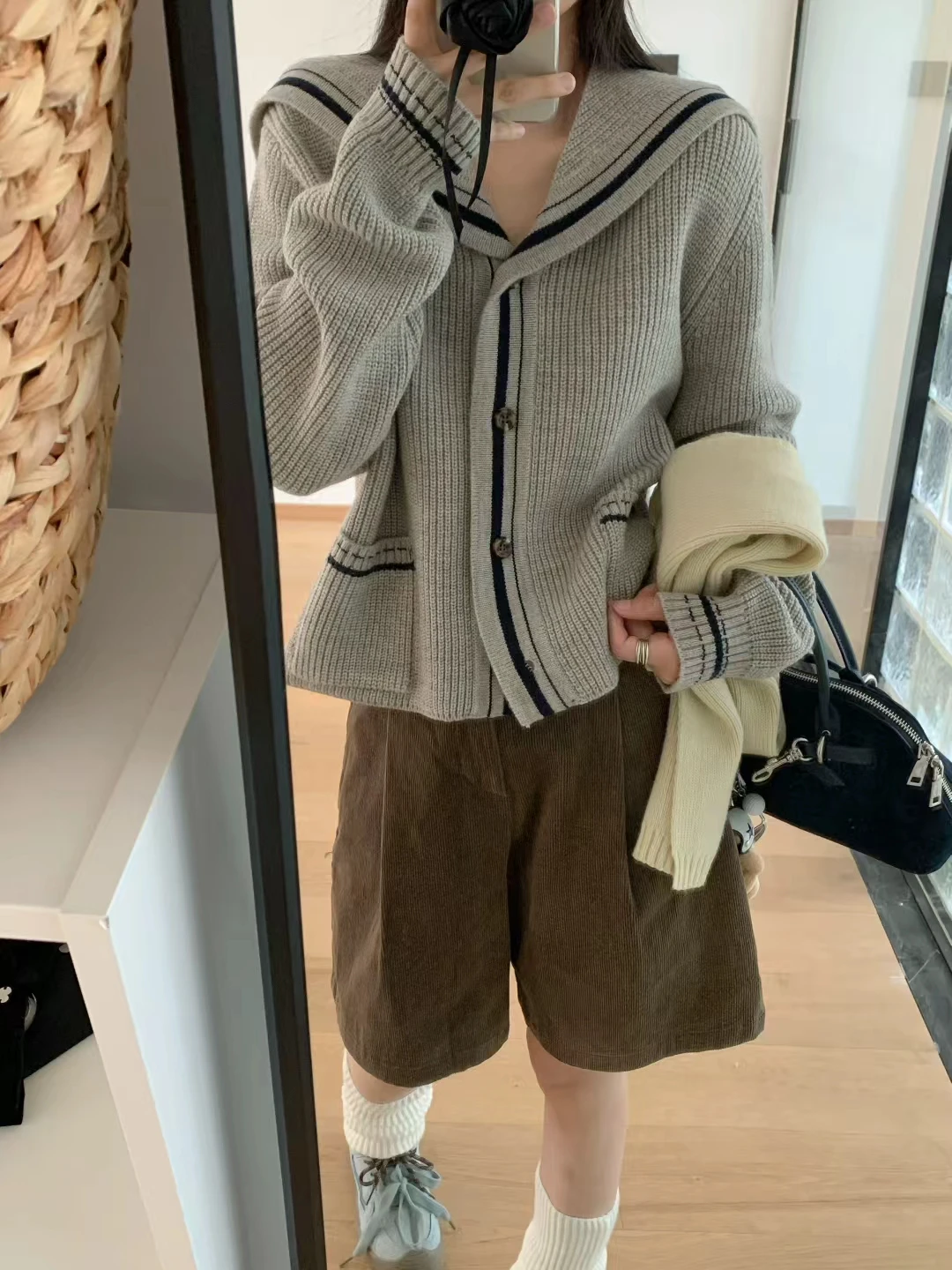 Kardigan Rajut Bulu Rakun Lembut Wanita Kerah Navy Warna Polos Panjang Lembut Nyaman Mantel Kardigan Wanita