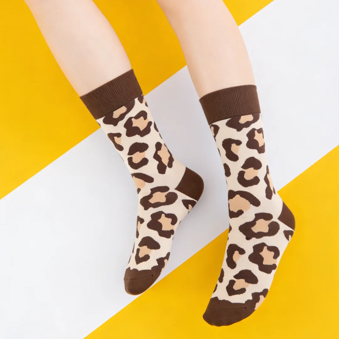 

1 Pair Trendy Leopard Print mid-calf socks, Street-wear Unisex style Suitable For All Seasons