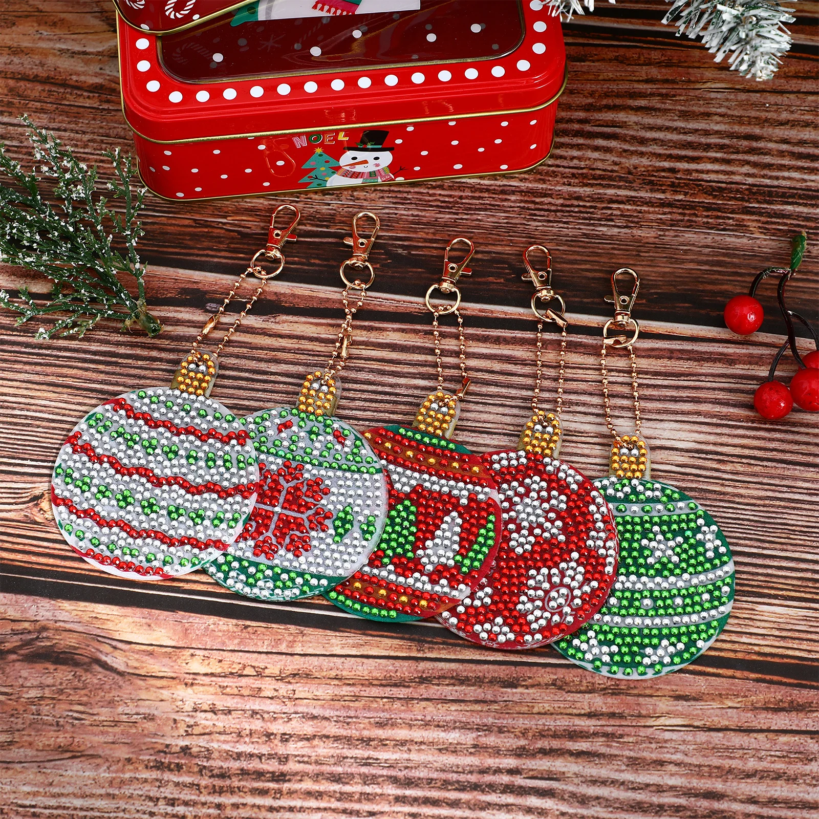 

Diamond Art Christmas Crafts Kit Unique Keychain Ornament with Glitter Rhinestones Handmade Decor Gift for Family Friends