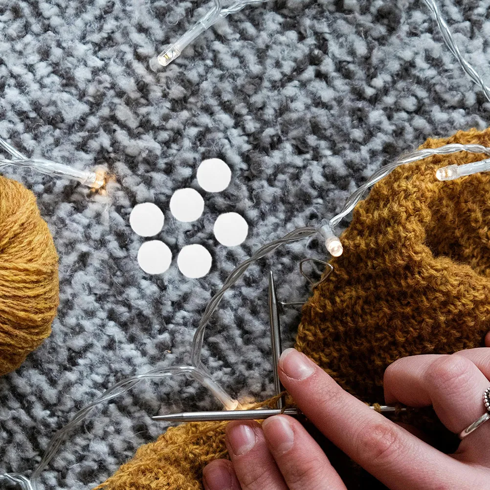 200Pcs White Polypropylene Pom Poms Soft Elastic Balls for Craft Making School Projects Christmas Holiday Decorations Garland
