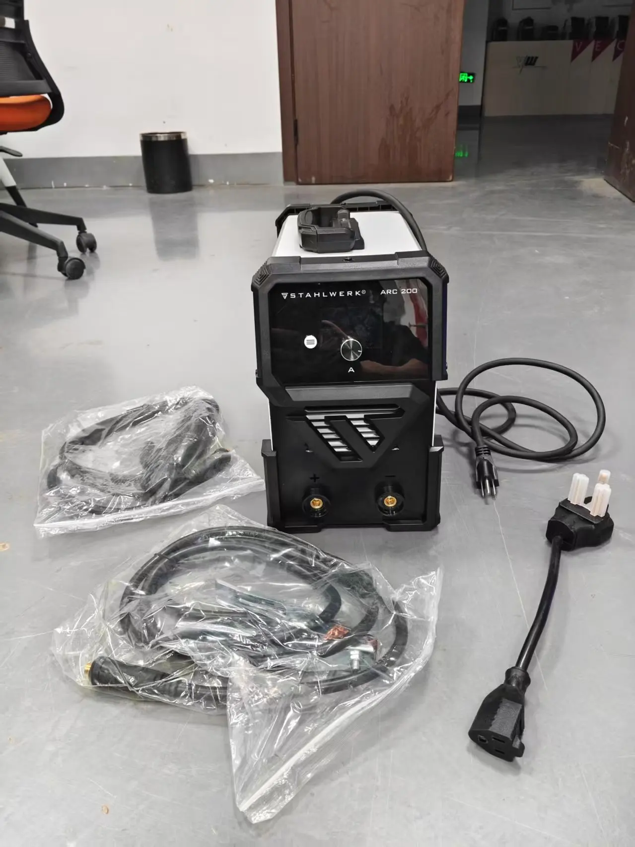 

ARC200C Portable High Quality Inverter Welder New Condition MMA Machine that Can Weld 2.5mm 3.2mm Rod