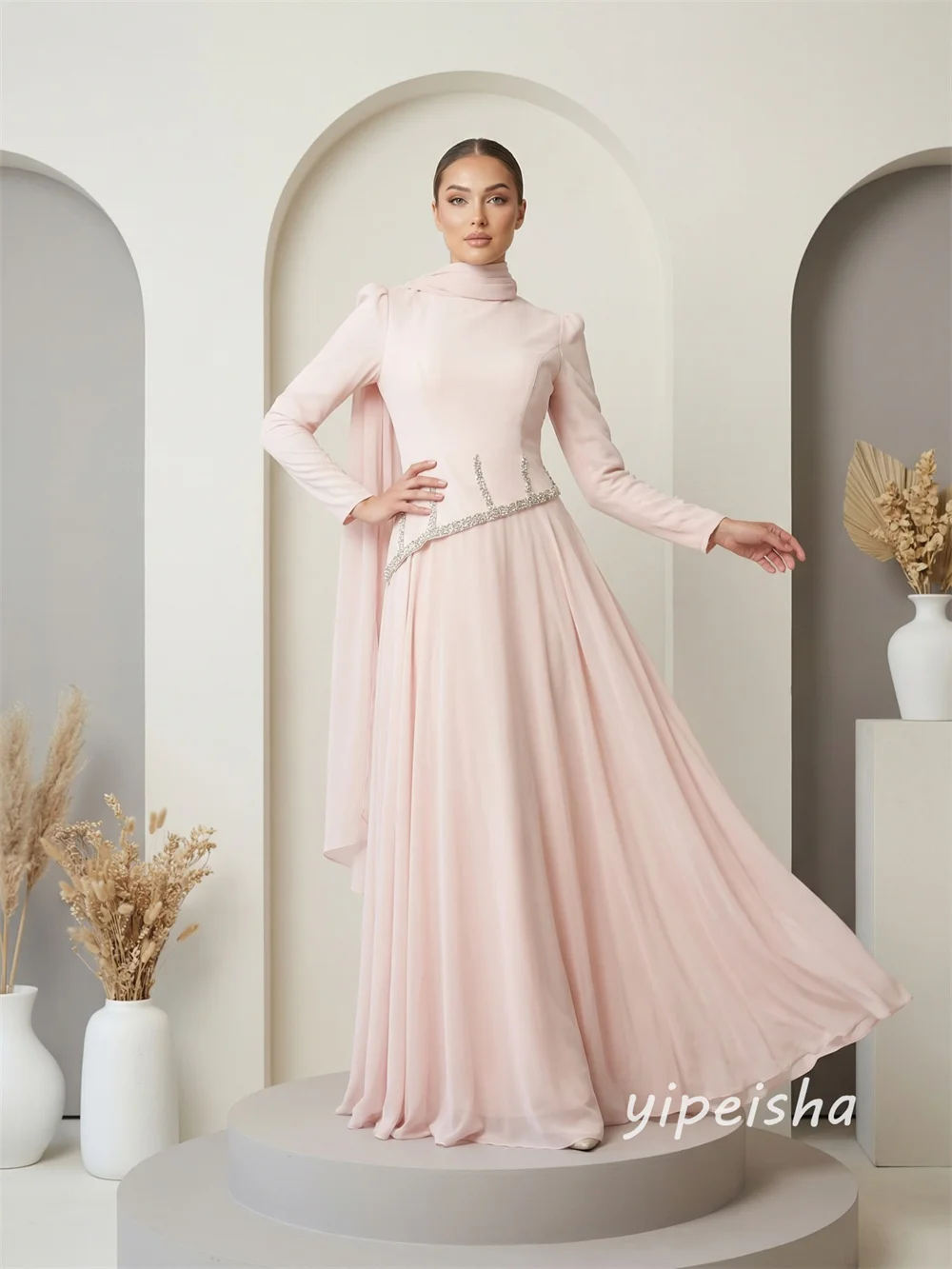 Personalizado estilo moderno Jersey formal Rhinestone plisado acanalado A-line cuello alto vestidos largos vestidos de noche tamaños disponibles