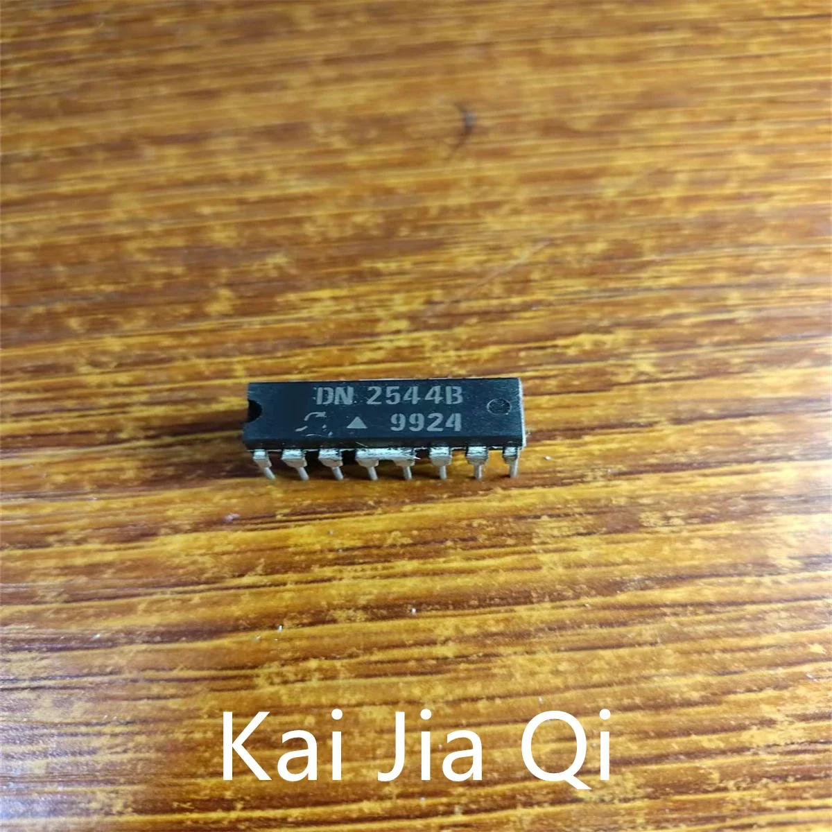 Chip IC UDN2544B