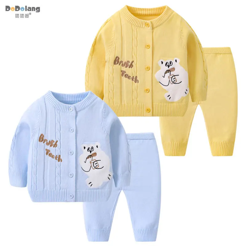 

Осенне-зимний новый трикотажный комплект детской одежды для мужчин и женщин, весенний жаккардовый кардиган с плюшевым мишкой, детский свитер, комплект из двух предметов