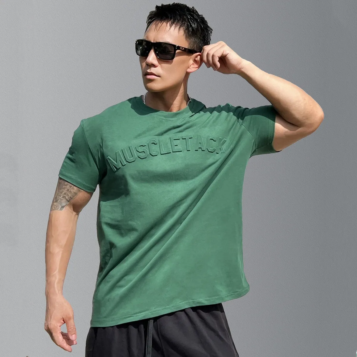 Casual Loose T-shirt Men Cotton Short Sleeves Tee Tops Summer Gym Fitness Bodybuilding Shirt Male Running Sport Training Clothes