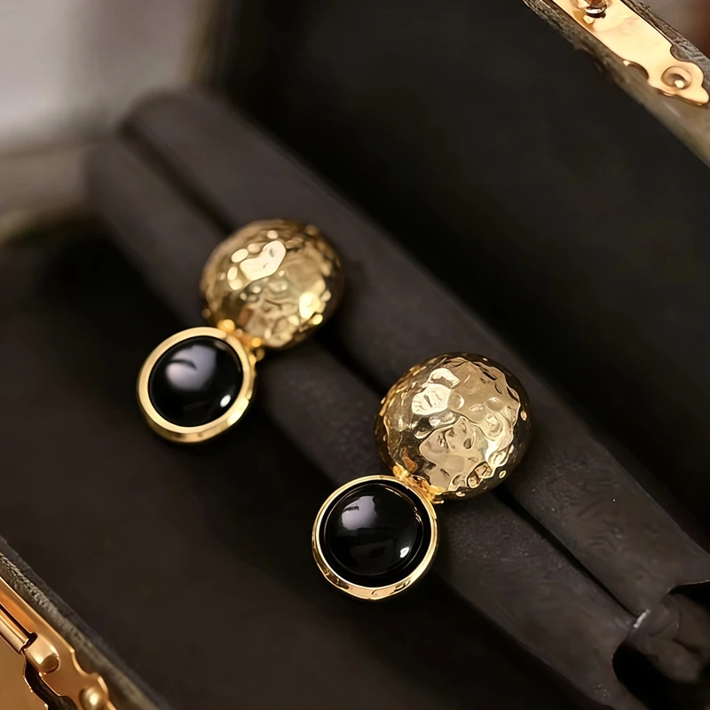 High end French 925 sterling silver plated thick gold earrings for women, light luxury inlaid with fashionable retro black agate