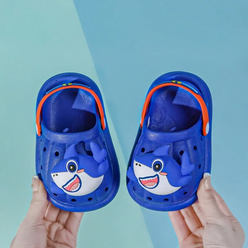 A pair of new cartoon shark bell sandals indoor and outdoor wear Baotou sandals and non-slip beach sandals.