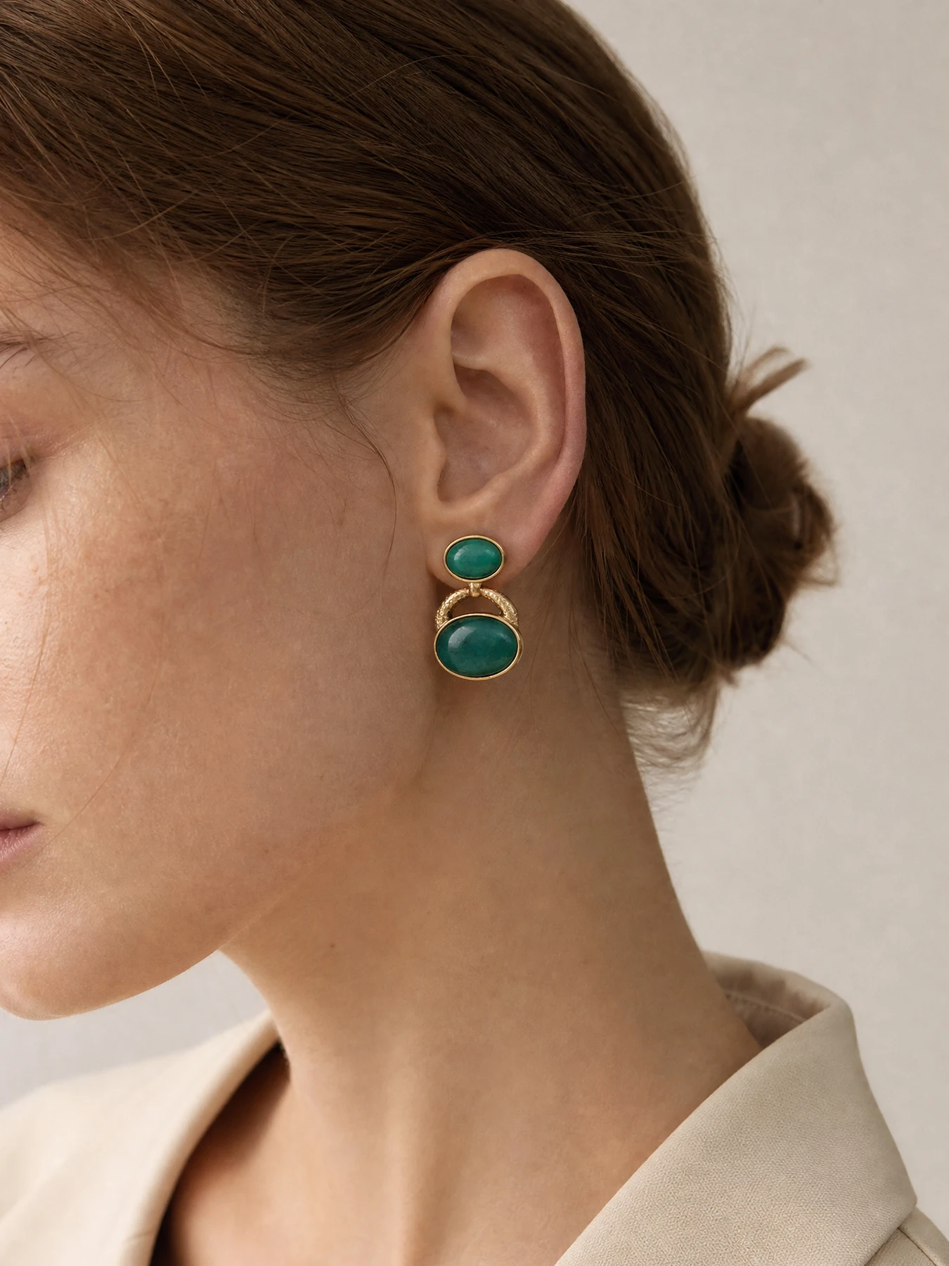 Vintage Aged Gold Double Green Stone Oval Drop Earrings, Hammered Link Retro Luxury Dangle Stud Earrings