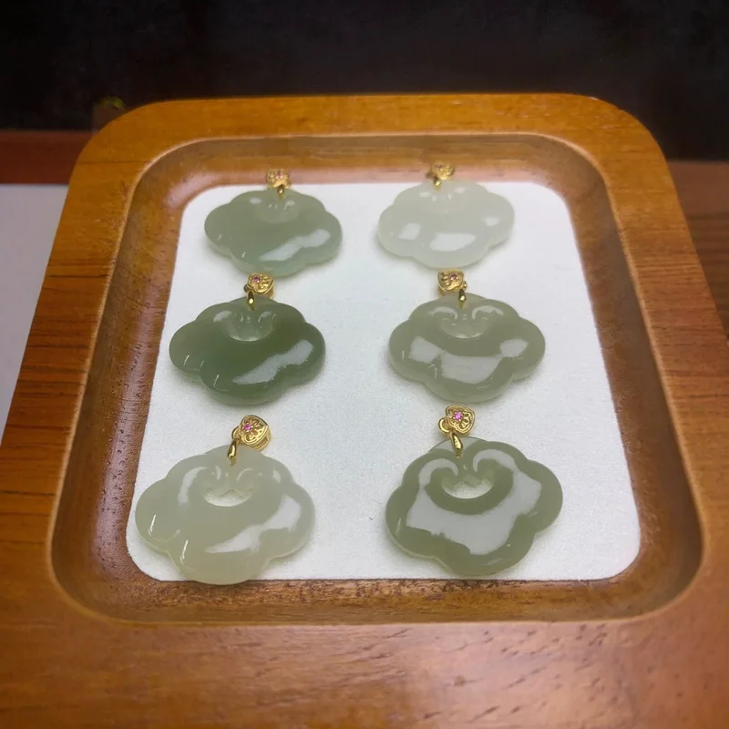 Haitan Jade Silver Clasp Large Ruyi Lock Pendant Is Clean, Of Impurities, Stylish And Versatile