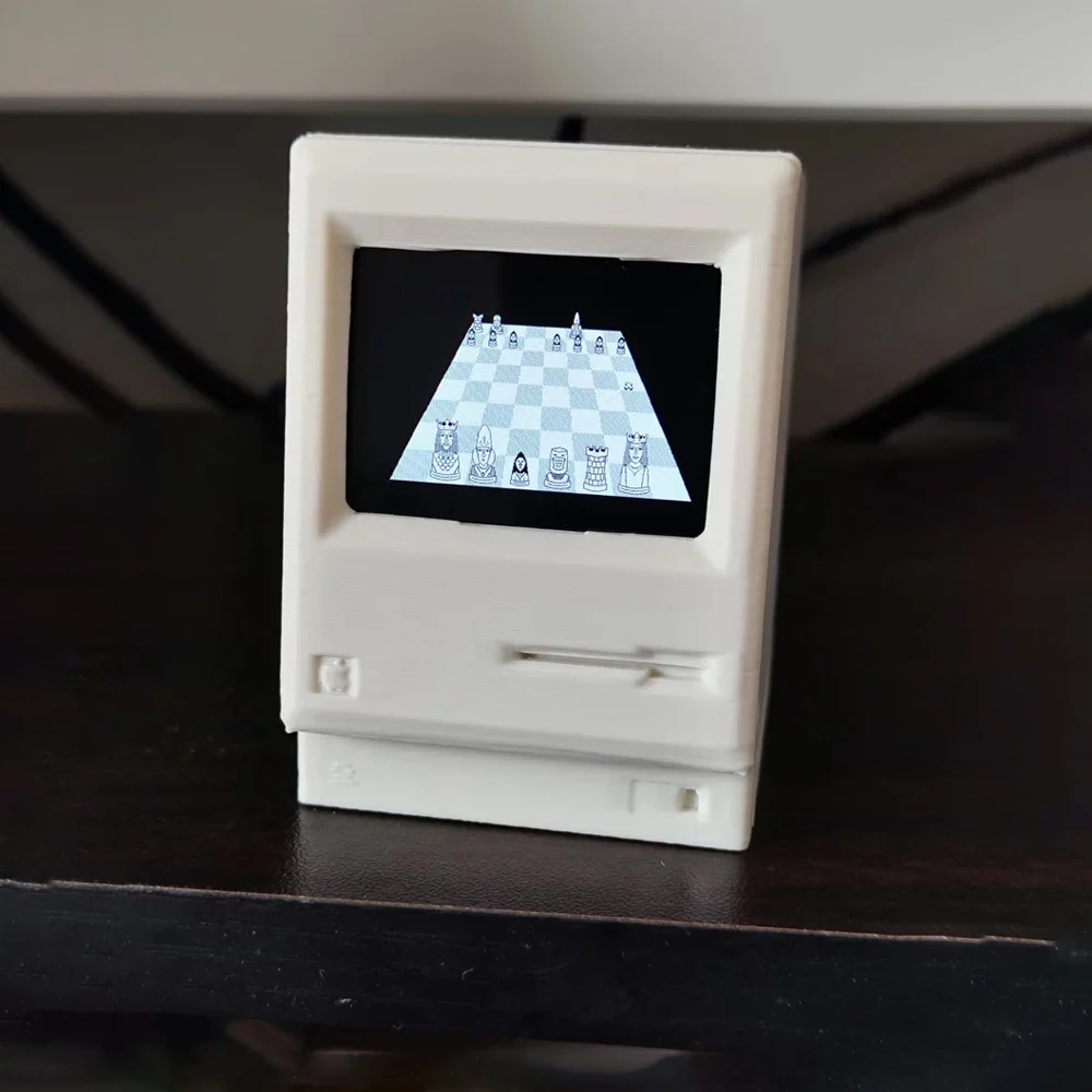 Carcasa Impresa en 3D que recrea la computadora retro Mini Macintosh, compatible con el arranque desde una imagen interna en tarjeta TF