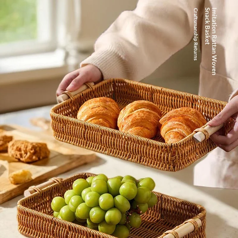 Handgewebtes Serviertablett aus Imitationsrattan mit Holzgriffen, Rustikaler Korb für Bäckerei, Café, Hotel, Nachmittagstee, Aufbewahrung und Dekoration