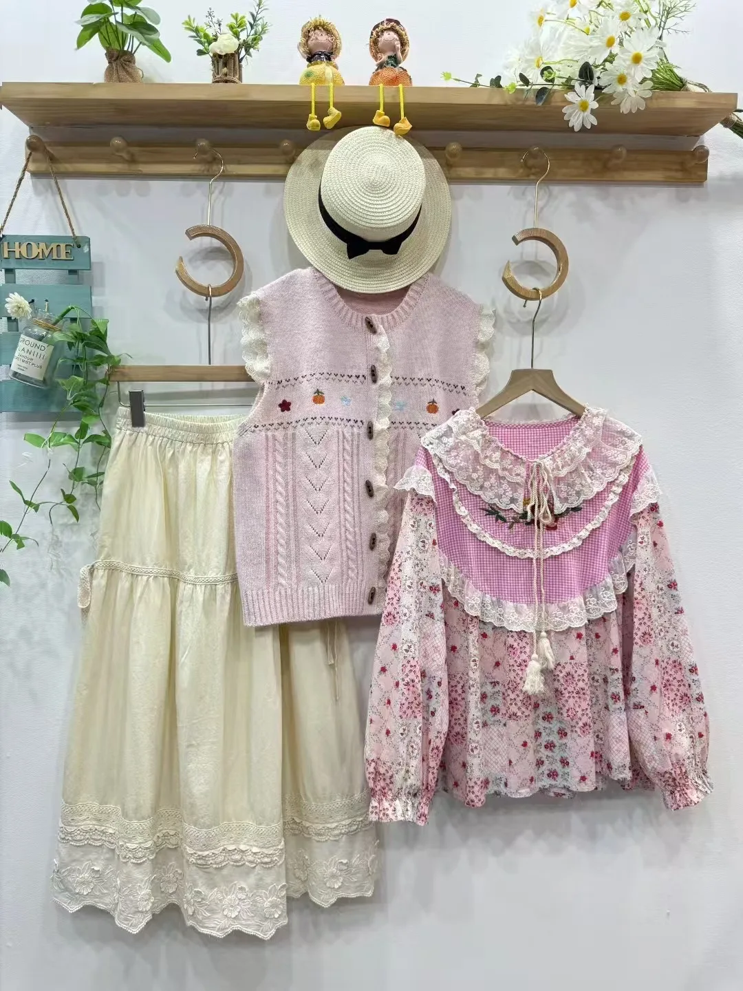 جديد 2025 قميص كتان قطني بأكمام طويلة للخريف ، دانتيل مطرز مكشكش للنساء ، بلوزة فضفاضة للتنقل الجميل من Mori Girl T58555CC