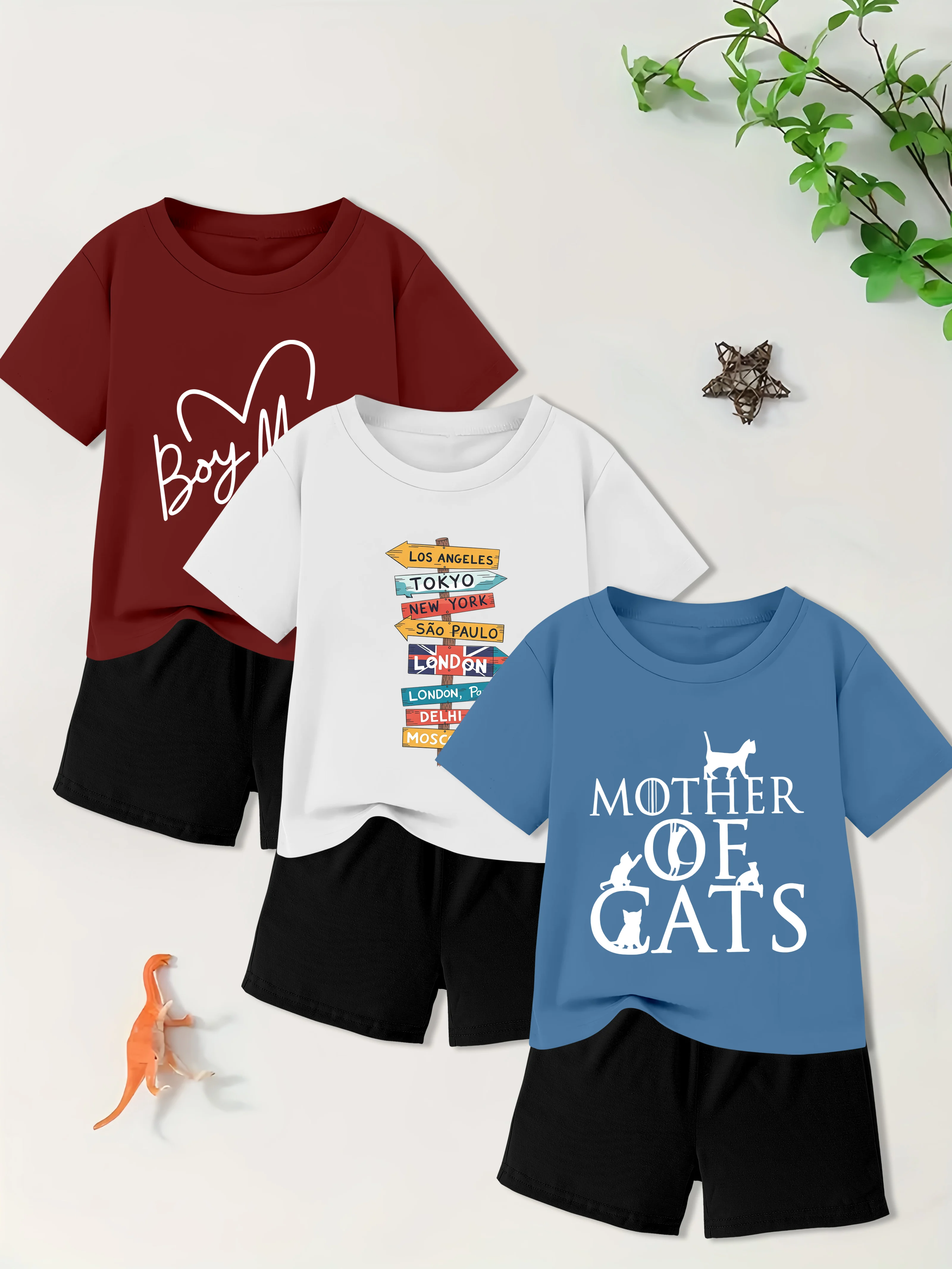 

6 предметов: летний повседневный комплект для мальчиков, футболка с графическим принтом в виде мультяшного сердца, дорожного знака и котенка + шорты