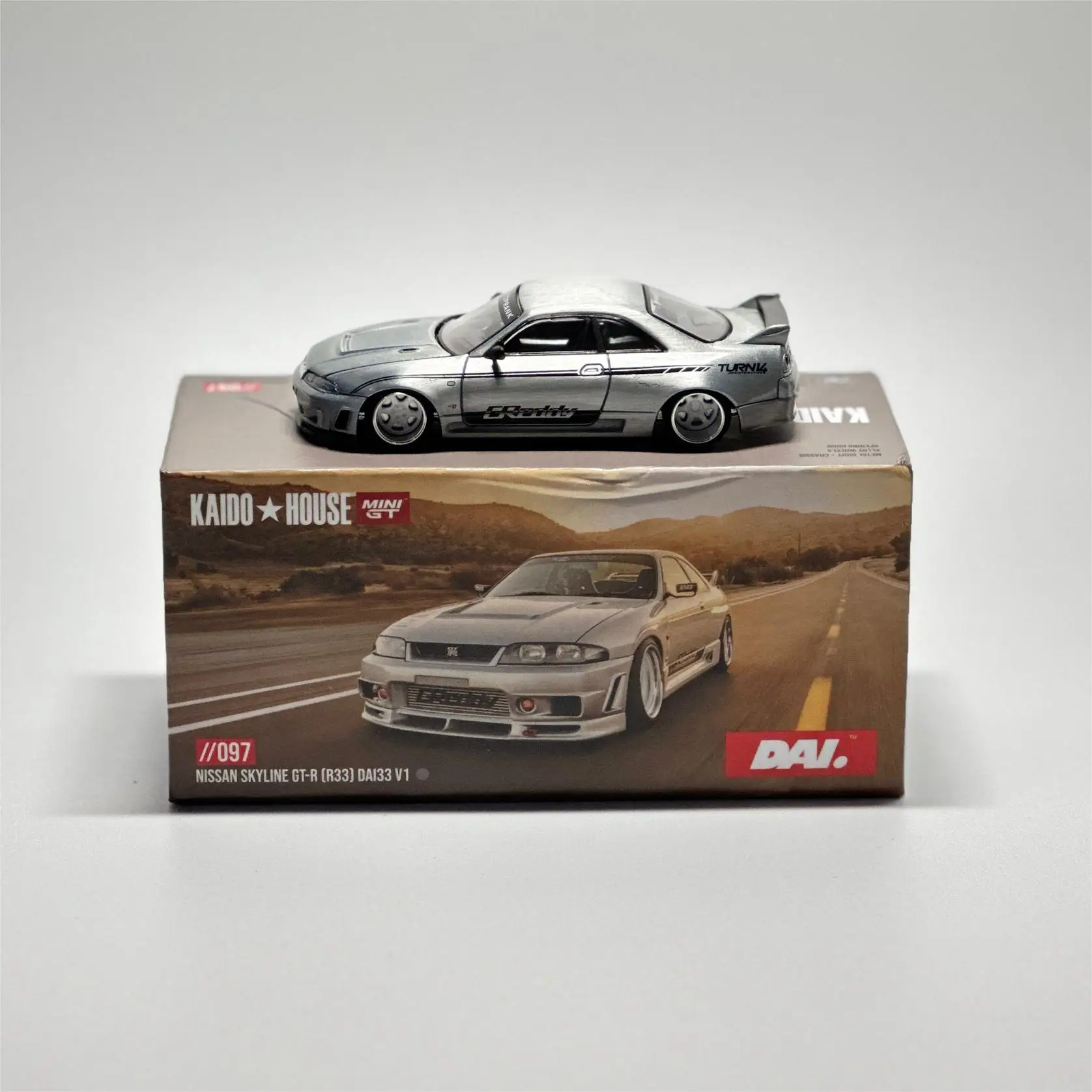 TSM KAIDO HOUSE MINI GT 1/64 KHMG097 Nissan Skyline GT-R (R33) DAI33 Silver Varnish Chase Die-cast alloy car model