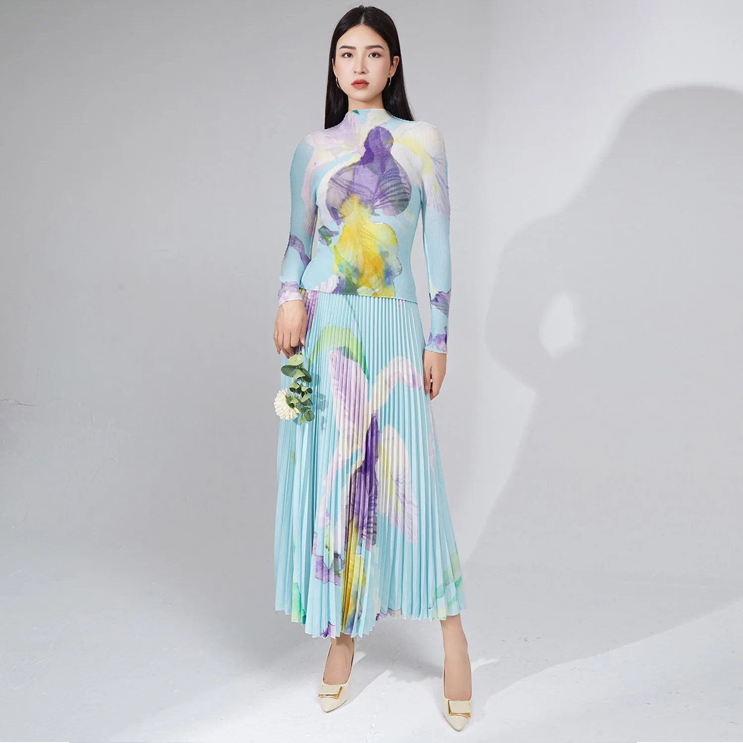 

Fashionable casual two-piece women's suit with print, new spring/summer style, European and American style, trendy and popular.