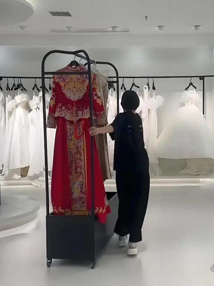 Cheap And Fine High-end Wedding Cart Trailing Tail Xiuhe Dress Mobile Display Shelf Bridal Dress Fitting Tool Car Side Hanger Bo