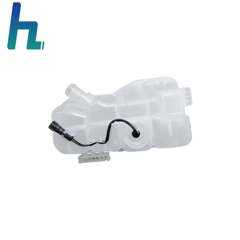 

31338763 Hatchback Expansion Tank Coolant Auto Parts for Volvo V40 Car Spare Parts