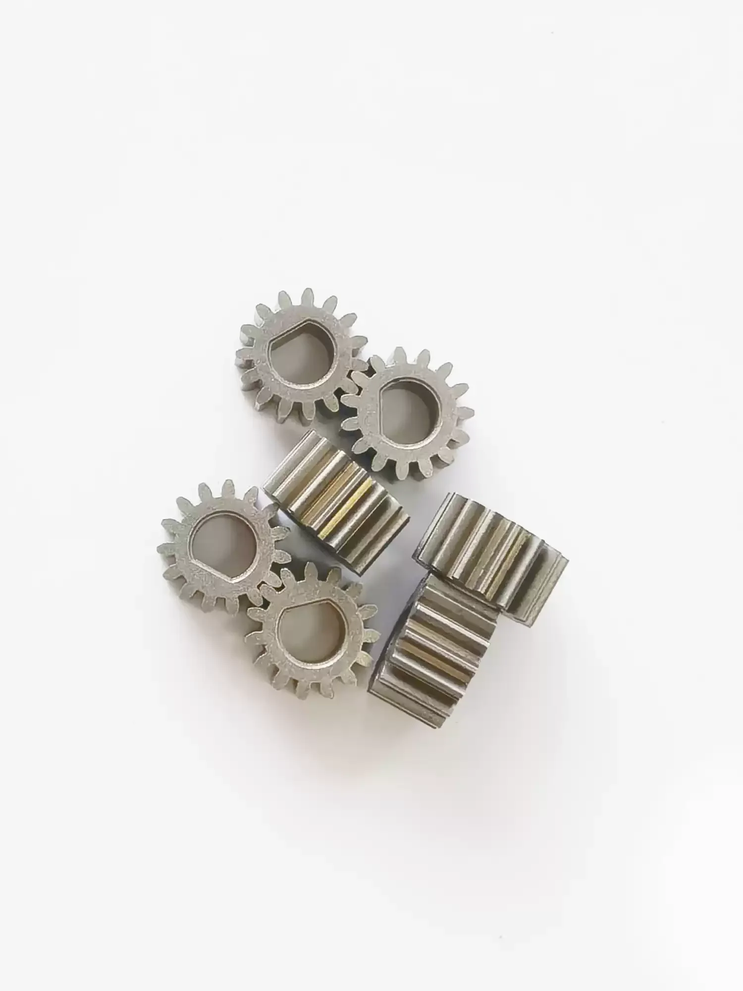 10 個/ロット 1 モジュール 15 歯 D 内径：Φ8(+0.05/+0)mm 車両トランスミッションギア 熱処理メタルギア