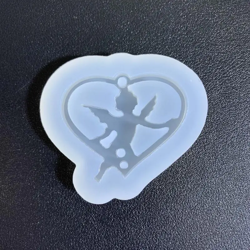 

Silicone Keychain Moulds Pendant Molds Heart Shaped Hand-Making Jewelry Tools Keychain Decorations for Pendant Keychains