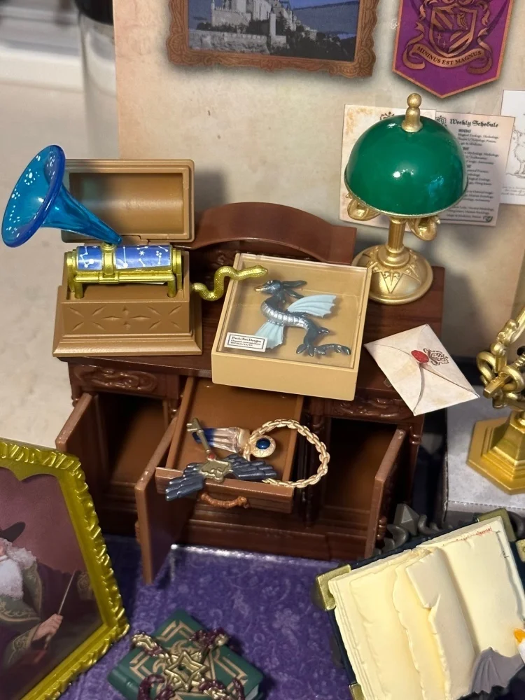 Re-ment One Day at Magic School Casa da gioco in miniatura Scatola cieca Modello da collezione Giocattolo in stock Regalo di Natale di compleanno