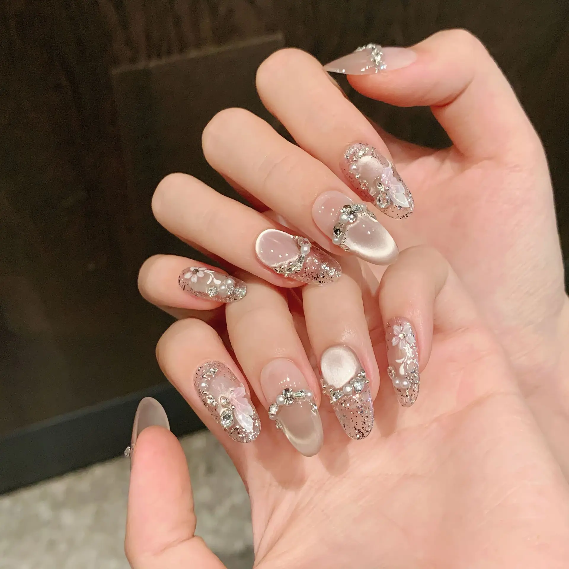 10pcs Handmade Press On Nails Flash Sequins Almond Gentle Maiden False Nails Clear Cat's Eye Flower Diamond Designs Fake Nail