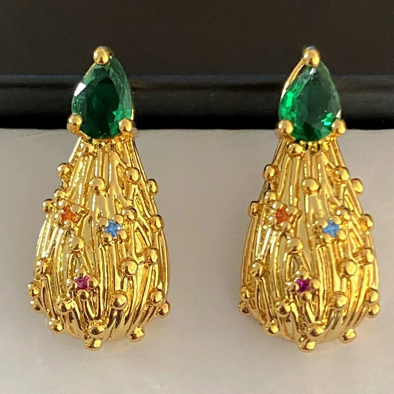 

Ancient style medieval earrings retro yellow personalized stud earrings water drop earrings electroplated real gold emerald ligh