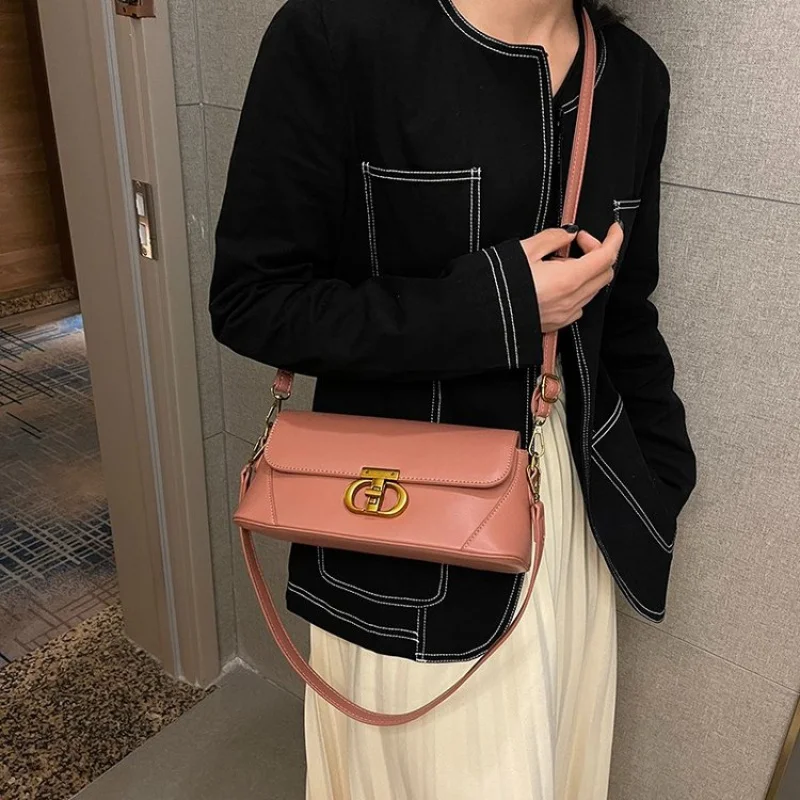 

Fashionable Ladies Messenger Bag Made Of Grid-Printed Leather Boasting High-End Quality And Paris Vintage Daily Style​