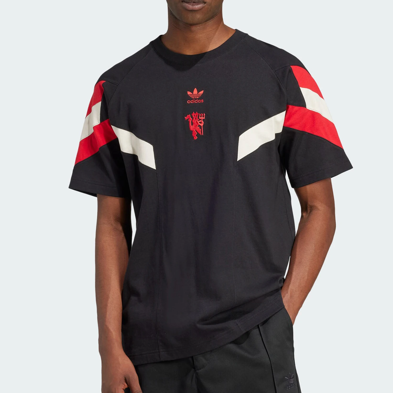 

Adidas Official Three Stripes Men's Sports Breathable Training Spliced Short Sleeve IS6519