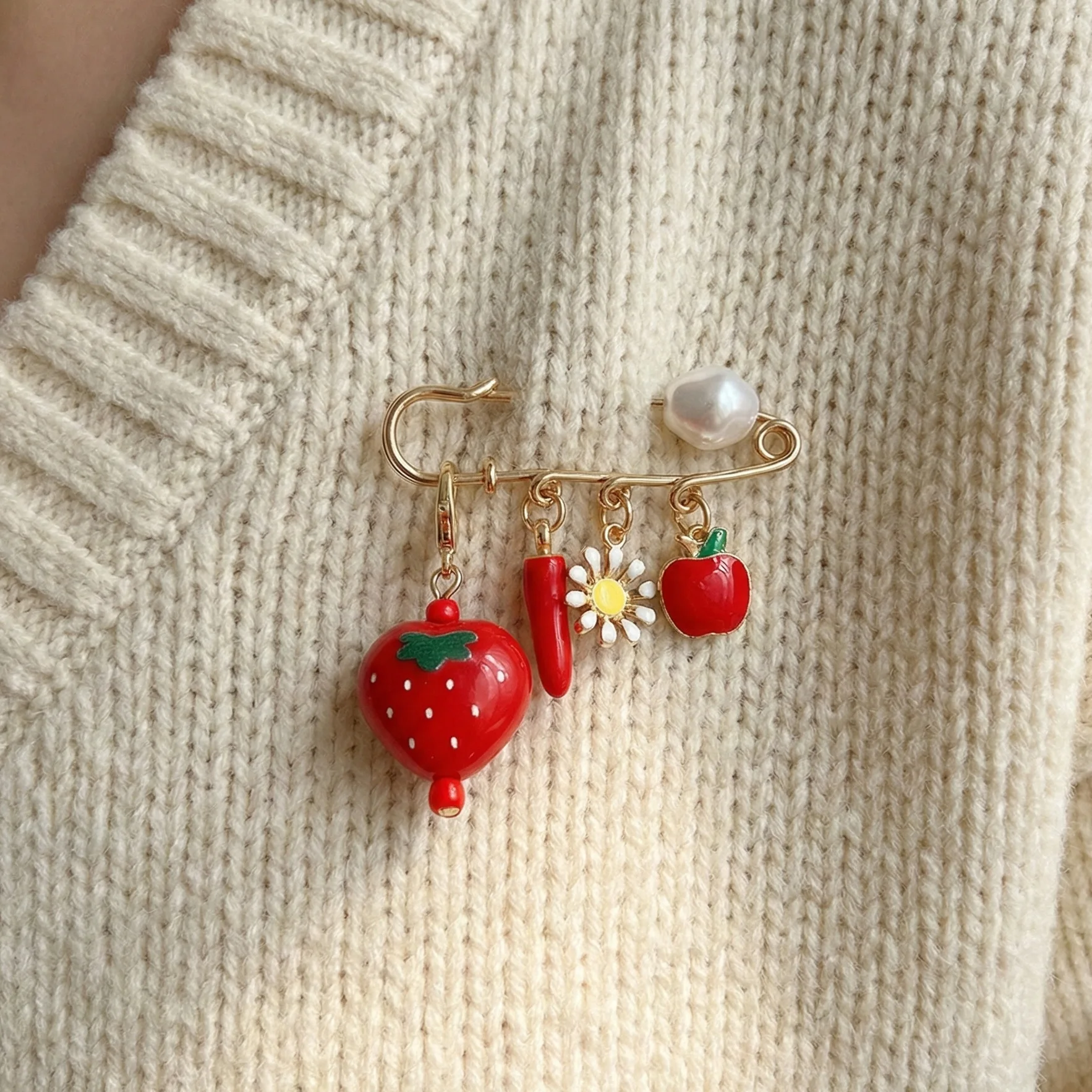 Sweet Cute Enamel Strawberry Daisy Chili Pepper Red Apple Pendant Brooch DIY Bag Coat Accessories Jeans Versatile Pin Brooches