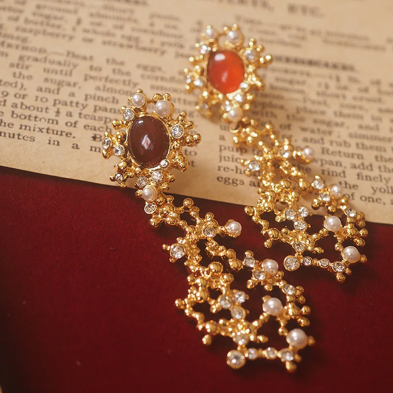 

Vintage European-Style Oceanic Gemstone Stud Earrings