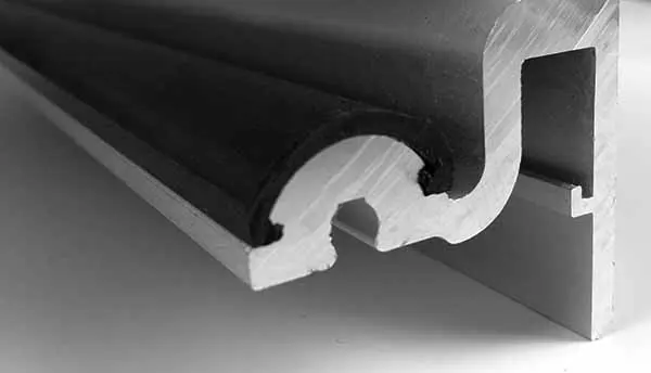 Couvercle de Rail de Porte Coulissante existent, Marque