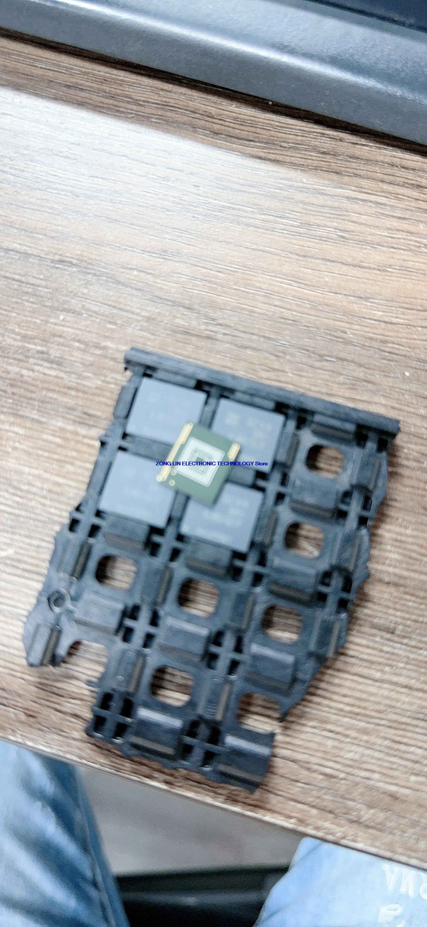 KLM8G1GETF-B041 KLM8G1GETF-B031  8G Storage Chip Repair IC     1pcs