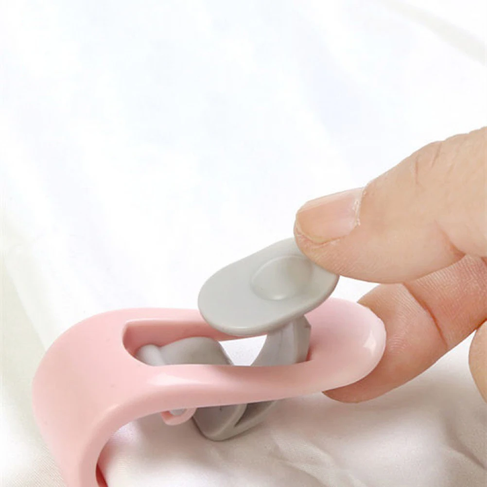 

Quilt Holder Bedsheet Holding Clips Fixing Fixator Multi-purpose Duvet Cover Pin Buckle Blanket Fastener Linen Bedding