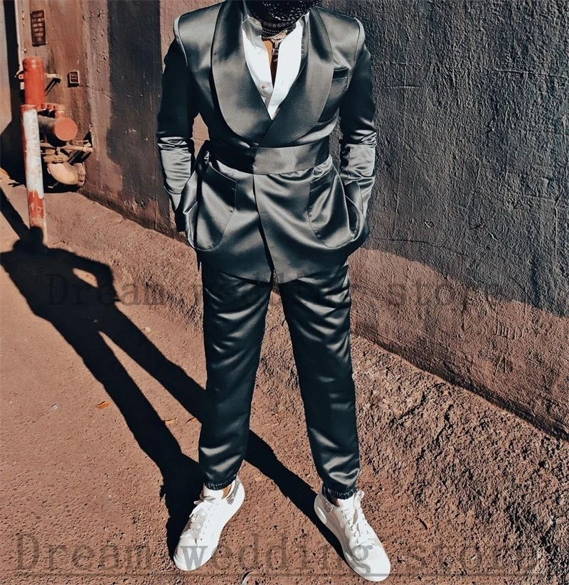 Black Satin Mannen Suits Set 2 Pcs Blazer + Broek Mode Jas Met Riem Streetwear Custom Made Partij Prom Outfit kostuum Homme