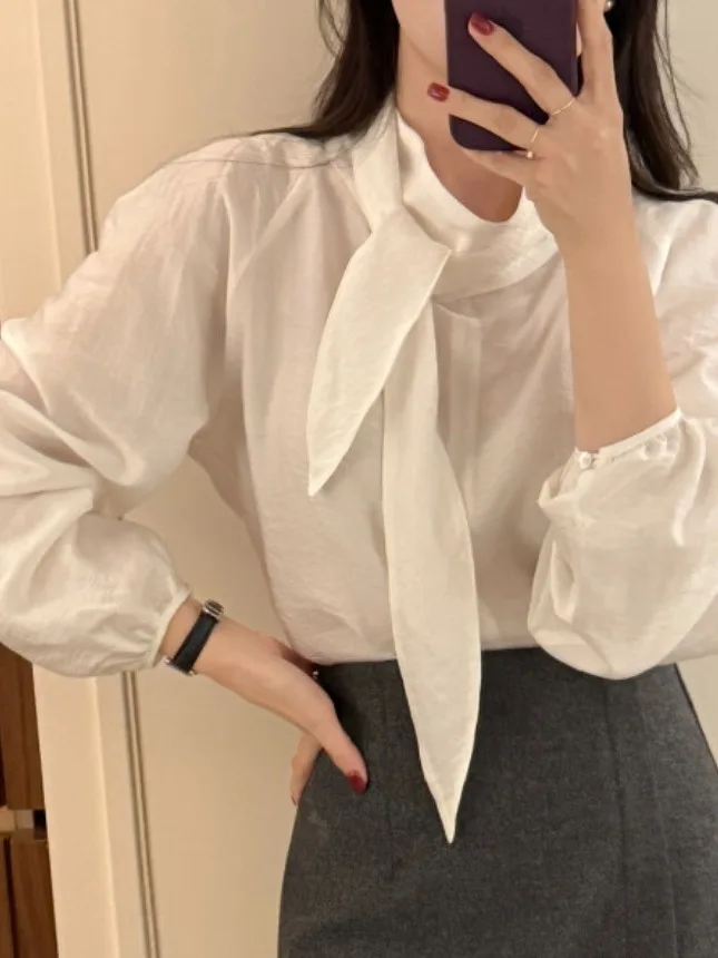 เสื้อผู้หญิงสไตล์ลำลอง แขนยาว คอสูง ดีไซน์เก๋ ทรงหลวม เนื้อผ้าบางเบา ใส่สบาย เหมาะสำหรับฤดูใบไม้ผลิและฤดูใบไม้ร่วง แฟชั่นทันสมัย