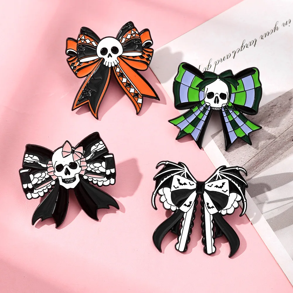 Halloween White Skull Brooch, Cute Cartoon Butterfly Bowtie Horror Element Metal Badge Accessories