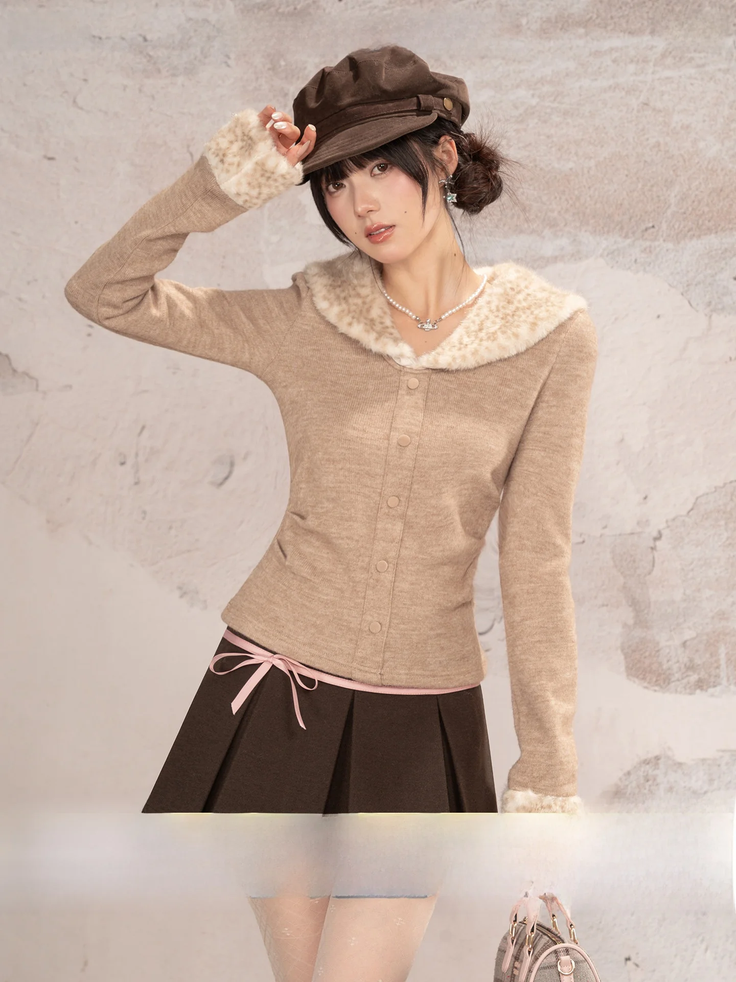 

Khaki Leopard Print Faux Fur Collar Long Sleeve Knitted Sweater Women's Winter Vintage Slimming Age-Defying Top