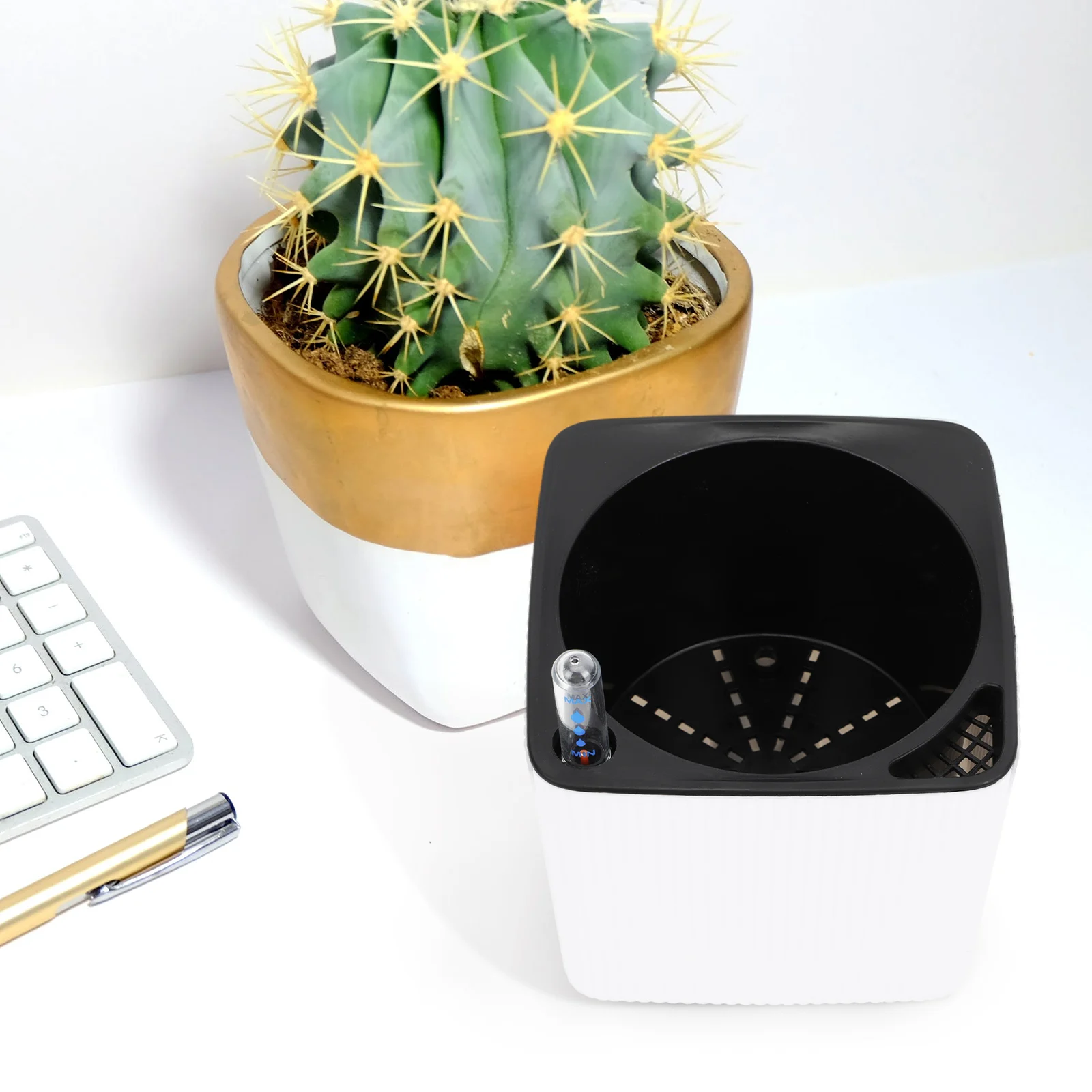 

1 Set Self-Watering Chlorophytum Flowerpot Hanging Plant Container Indoor Outdoor Garden Decor Plastic Flowerpot Hanging Planter