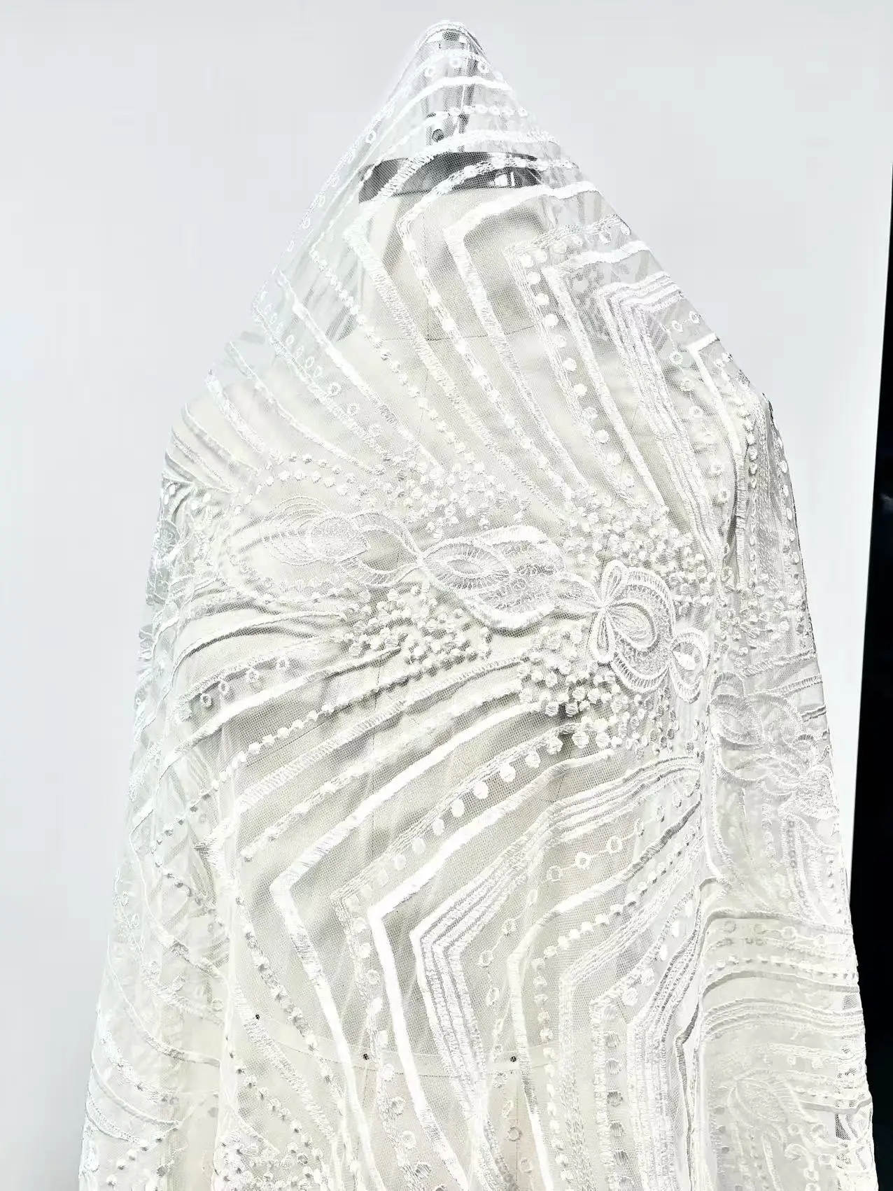 White Embroidered Lace Fabric Elegant Geometric Pattern Tulle Mesh for Wedding Dress Bridal Gown Evening Dress Material