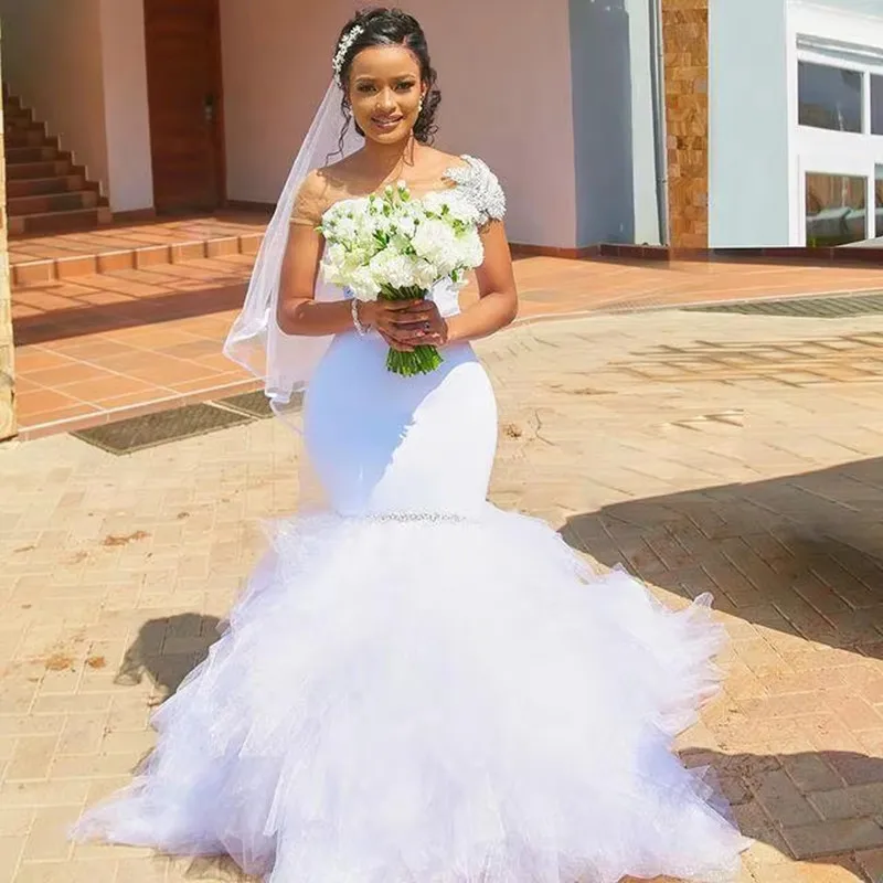 

Винтажное свадебное платье с блестящими кристаллами и бусинами, Vestido De Casamento, со шлейфом и короткими рукавами, большие размеры, арабское свадебное платье