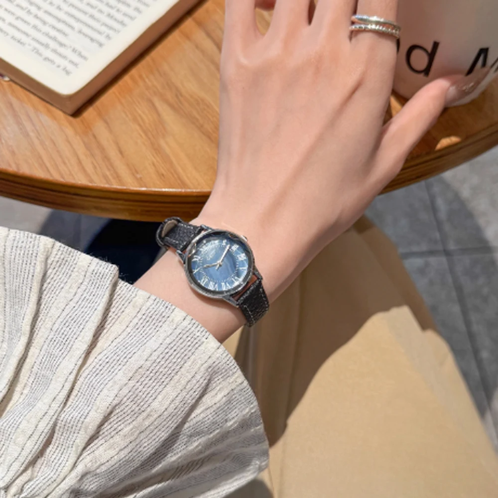 Fashion temperament minimalist luxury disc belt with quartz women's watch for women‘s girl party gift jewlry wholesale