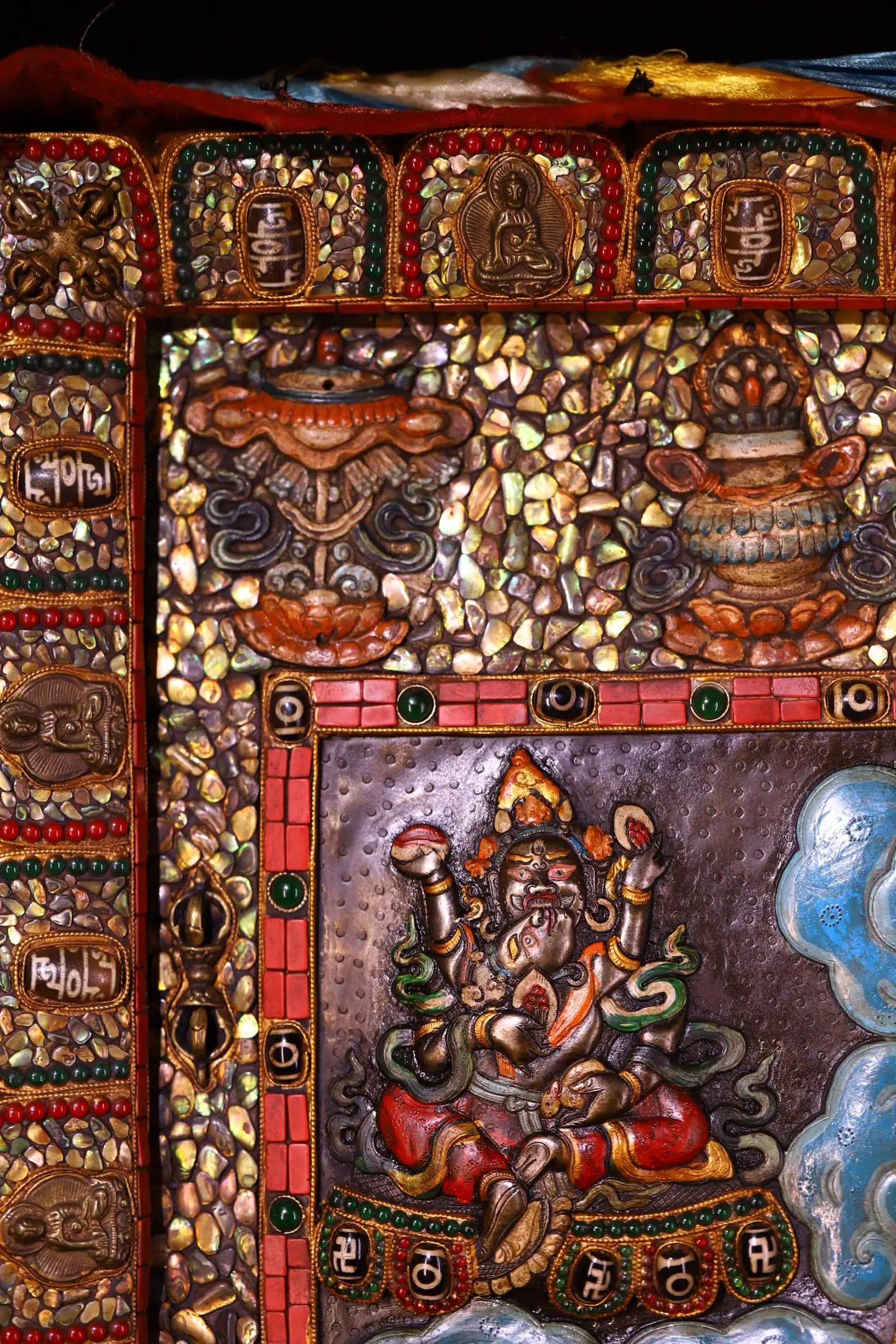 Old Sky Iron Painted Mosaic Gem gZi Beads Turquoise The Five Wealth Gods Yellow Jambhala Sitting Buddha Thangka hanging panel